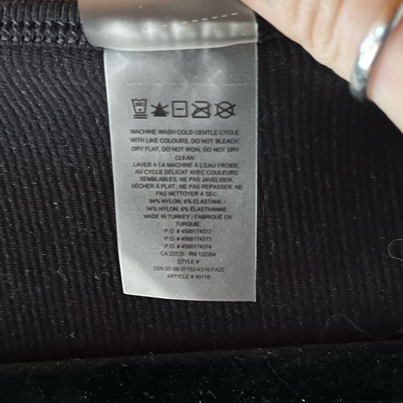4/45$ Almost brand new Sunday Best sinchseamless Delta dress in black | Aritzia - Picture 5 of 7